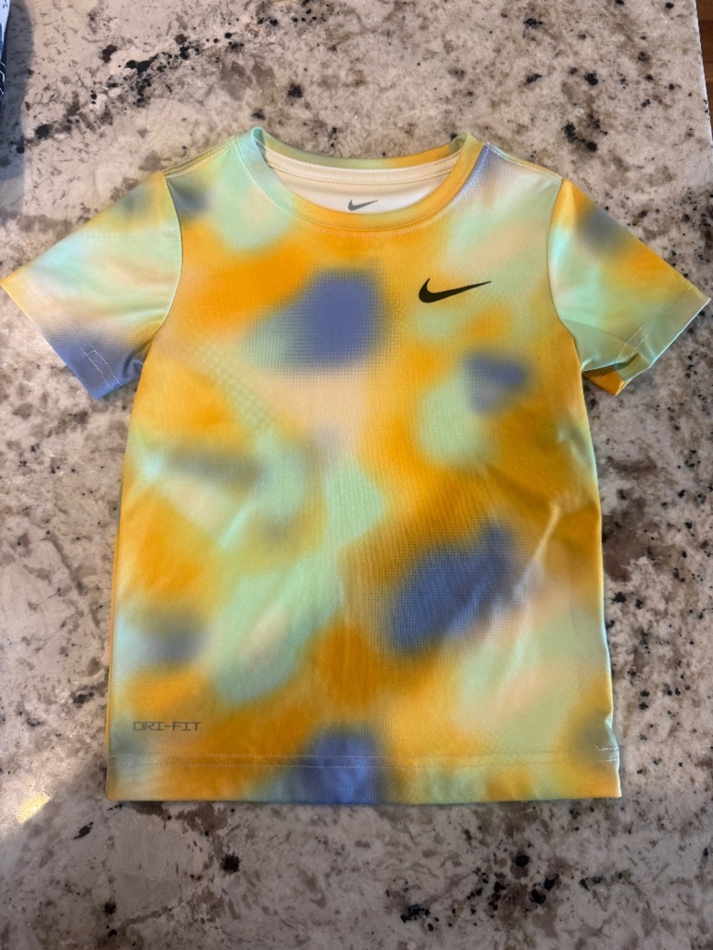 *GENTLY WORN* Boys' Nike Dri-FIT Abstract Print XS (3-4Y) Performance Tee